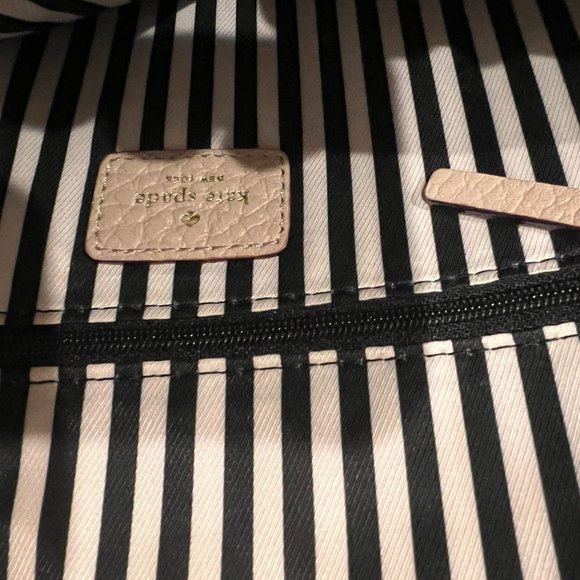 Authentic Kate Spade Creme Medium Handbag RN 0102760/ CA 57710 - Picture 5 of 6